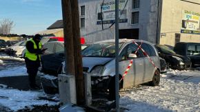 Zderzenie pojazdów w Lubrzy. Jeden z kierowców trafił do szpitala