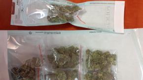 Dwóch zatrzymanych - zabezpieczone narkotyki i pieniądze