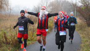 V Bieg Malinowy Mikołaj nad Jeziorem Malina. Na starcie blisko 300 uczestników