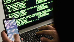 Chciała sprzedać książkę, a padła ofiarą oszustów i straciła ponad 5 tys. zł