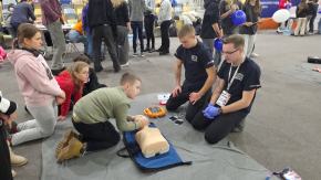 Pierwsza poMOC w rytmie serca w Stegu Arenie