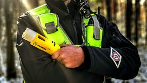 Nietrzeźwy kierowca z dwoma sądowymi zakazami przewoził dzieci do szkoły