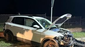 Samochód wjechał w ogrodzenie cmentarza. Zdarzenie w Sławięcicach