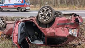 Zderzenie dwóch samochodów. Jedna osoba dorosła i dziecko trafiły do szpitala