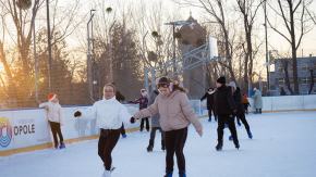 Lodowisko przed Toyota Park już działa. Jazda bez limitu. Zobacz ceny