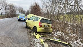 18-latka wpadła w poślizg. Zdarzenie na drodze między Pawłowicami Namysłowskimi a Dalborowicami