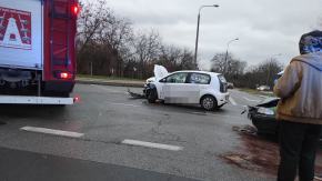 Zdarzenie drogowe na ulicy Sosnkowskiego. Jedna osoba trafiła do szpitala