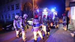 Pożar w mieszkaniu na poddaszu. 81-latek trafił do szpitala