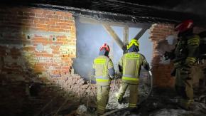 Nocne działania straży pożarnej w Bogacicy. Dwa pożary w jednej miejscowości