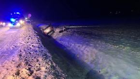 Dachowanie na DW 426 w rejonie miejscowości Księży Las. Jedna osoba poszkodowana