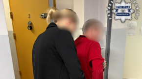 Nietrzeźwy kierowca przyjechał do sklepu po alkoholu