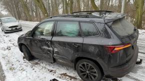 Ślisko na drogach. Policja apeluje o ostrożną jazdę 