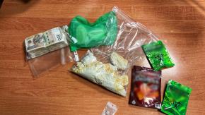 Zabezpieczyli ponad 600 gramów narkotyków i 56 tys. zł gotówki