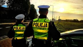 Przewoził za dużo pasażerów ciągnikiem rolniczym - policjanci zatrzymali mu prawo jazdy