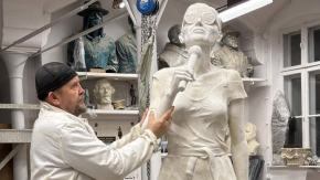 Pomnik Kory już w gipsie. Jak Wam się podoba?