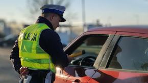 Świadek zauważył chwiejącego się kierowcę. 31-latek miał blisko 1,5 promila