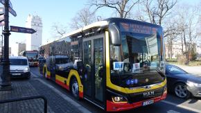  Nysa: Nowe autobusy wyjechały na drogi. MZK realizuje projekt za blisko 25 mln zł