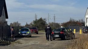 Cofając samochodem potrącił 3-letniego syna