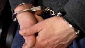 Nocował w szalecie miejskim. Policjanci znaleźli przy nim narkotyki