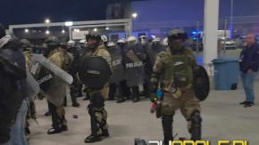 Zamaskowani wtargnęli na obiekt. Zamieszki podczas meczu w Skoroszycach