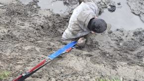 Policjanci z Kietrza wyciągnęli mężczyznę z rzeki