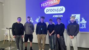 Uczniowie III LO w Opolu pomagają rówieśnikom zaplanować przyszłość