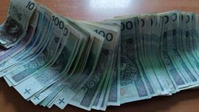 Mieszkaniec powiatu prudnickiego zwrócił znaleziony portfel z dużą sumą pieniędzy