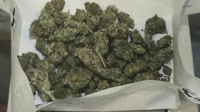 Nocna kontrola w Namysłowie. Narkotyki w aucie i zatrzymani 26-latkowie