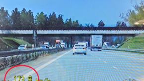 173 km/h na A4 i bez prawa jazdy. Młody kierowca zatrzymany przez grupę "Speed"