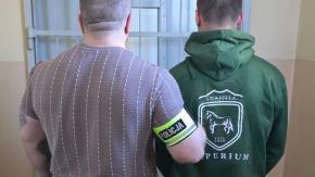 Zdemolował auto po imprezie. Wpadł, gdy wrócił na miejsce zdarzenia