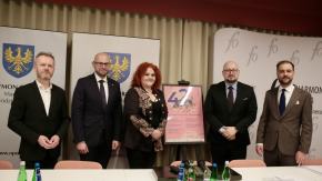 Muzyka wśród kwitnących azalii. Festiwal w Mosznej wraca po raz 42