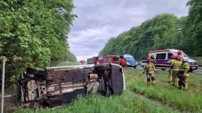 Dachowanie auta na A4 pod Ligotą Górną 