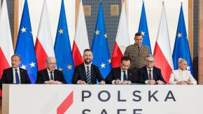 Polska podpisała umowę w ramach SAFE. Do kraju ma trafić 43,7 mld euro na obronność