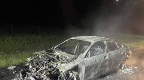 Pożar samochodu na autostradzie A4. BMW całkowicie objęte ogniem