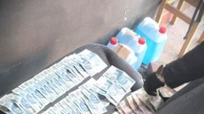 Wpadli podczas rozładunku kartonów. Służby przejęły nielegalny towar WIDEO