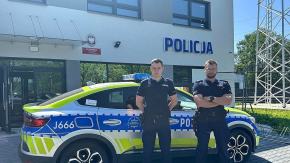 Policjanci uratowali seniora z płonącego mieszkania