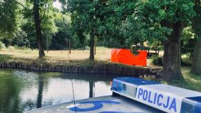 Tragiczne zdarzenie w gminie Kamiennik. Ze stawu wyłowiono ciało 77-letniej kobiety