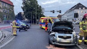 Zderzenie skutera z Toyotą w centrum Opola. Jedna osoba poszkodowana