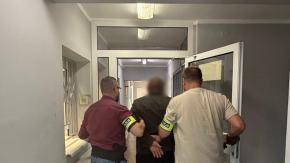 Miał znęcać się nad partnerką i podpalić jej samochód. 38-latek trafił do aresztu