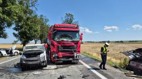 Wypadek na DK46. Siedem osóbrannych. Droga jest zablokowana. LPR w akcji