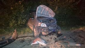 Samochód zderzył się czołowo z kombajnem. Kierowca został zatrzymany