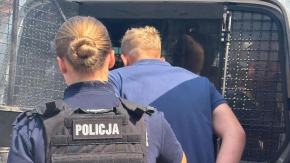 Na widok wywiadowców ruszył do ucieczki. Daleko nie uciekł - poszukiwany trafi za kraty