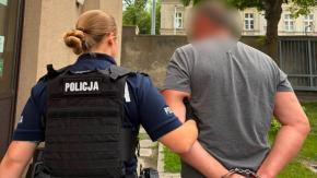 Przywiózł znajomą do szpitala. Sam trafił w ręce policji