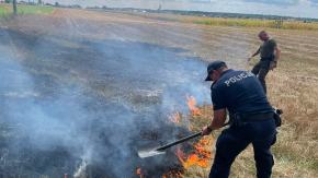 Zakaz prowadzenia, nietrzeźwy kierowca i pożar. Interwencje policjantów w rejonie Turawy