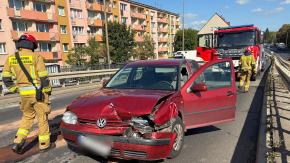 Zderzenie dwóch samochodów na estakadzie w Opolu