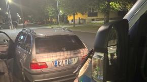 BMW bokiem, prawo jazdy do szuflady, 2500 z porfela
