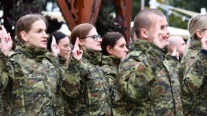 Nowi funkcjonariusze Śląskiego Oddziału SG złożyli ślubowanie. Kolejni trafią m.in. do Opola