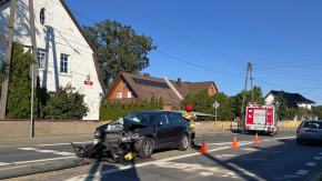Samochód uderzył w sygnalizator na DK94 w Nakle