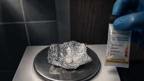 Z narkotykami w kieszeniach i sądowym zakazem wsiadł za kierownicę
