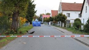 Śmiertelne potrącenie w Szadurczycach. 50-latek leżał na jezdni, kierowca odjechał